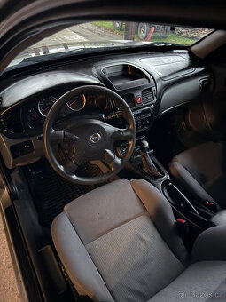 Nissan Almera 1.5i - 3