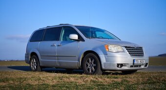 CHRYSLER TOWN & COUNTRY TOURING 2010 - 3
