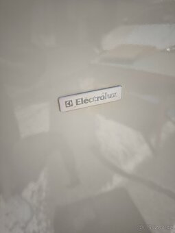 DOVOZ MOŽNÝ lednička Electrolux 125 cm - 3