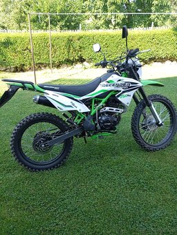 Moto - 3