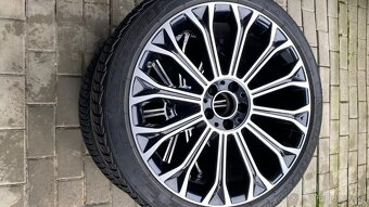 Prodám 20palcovou sadu hliníkových kol na Mercedes - 3