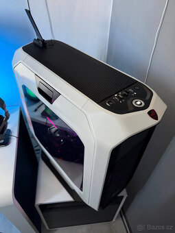 Prodám prostornou PC skříň Corsair Big Tower 💪🏽😍 - 3