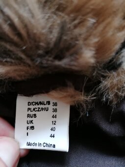 Dámský tmavě hnědý zimní kabát vel. 38 - 3