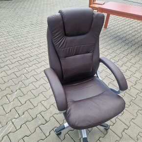 Kancelářská skříň, stůl a židle - 3