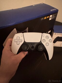 PlayStation 5 Pro + 2 ovladače - 3