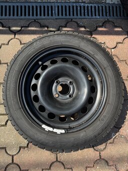 Zimní kola 195/65 R15 Citroën + poklice + šrouby - 3
