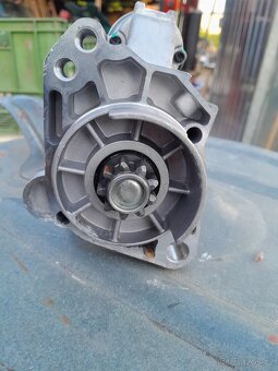 Starter audi a8 4e d3 4.2 3.7 benzin novy - 3