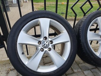 Alu kola vw 5x112 r17 6,5j et39 pneu 205/50/17 - 3