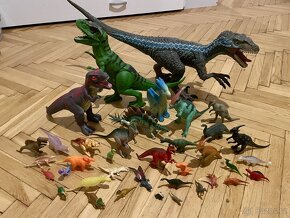 Velký balík dinosaurů na prodej - 3
