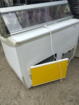 Vitrína Framec J7 Extra - 3