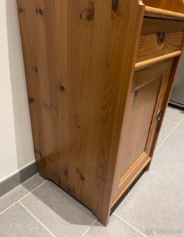NOČNÍ- ODKLÁDACÍ STOLEK IKEA LEKSVIK - 3