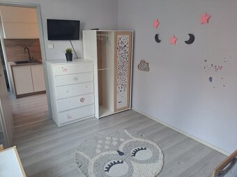 VYBAVENÍ DĚTSKÉHO POKOJE SKŘÍŇ,KOMODA,POSTEL,STOLEK,ŽIDLE - 3