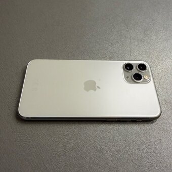 iPhone 11 Pro 64GB silver, pěkný stav, 12 měsíců záruka - 3