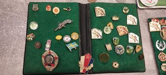 VELKÁ SBÍRKA ODZNAKŮ + MEDAILE + MINCE – 40+ LET STARÉ - 3