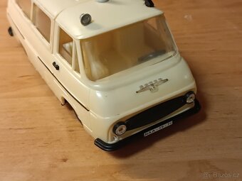 Staré autíčko Škoda 1203 KDN - 3