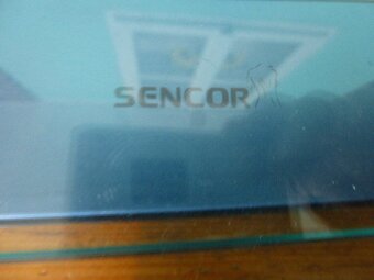 OSOBNÍ VÁHA - SKLO - 3