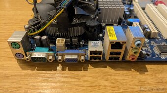 ASRock G31M-GS s iGPU + Core 2 Duo E8400 + 4 GB RAM + SSD - 3