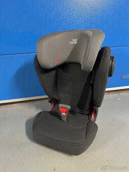 Autosedačka Britax Römer Kidfix III M 15-36 kg. - 3