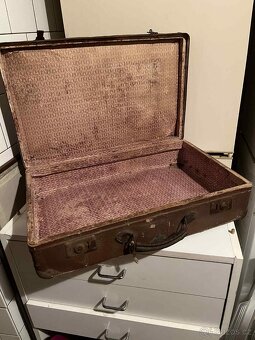 Starý papírový kufr - 3