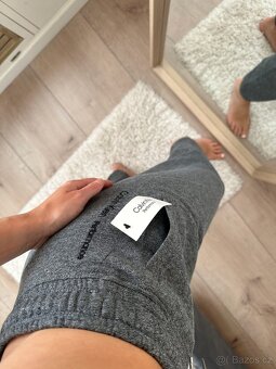 CALVIN KLEIN ŠEDÉ TEPLÁKY - 3