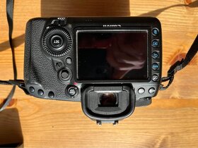Canon 5D M IV + 50mm 1.8 stm + drobné video příslušenství - 3