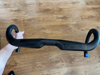 Řidítka PRO VIBE Aero Carbon 420mm - 3