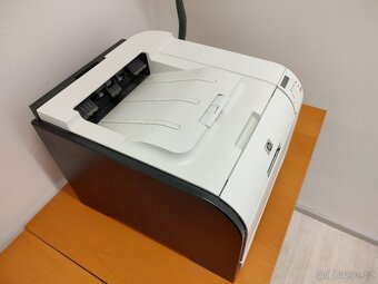 Tiskárna HP LaserJet Pro 400 color M451dn - 3