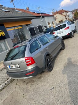 Škoda Octavia Scout 2.0 TDi - 3
