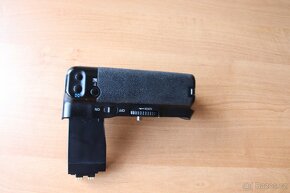 Canon bateriový grip BP-550D /600D /650D /700D - 3