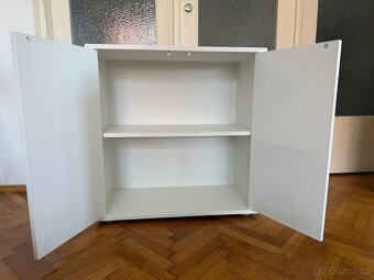 Skříňka z IKEA s policí - 3