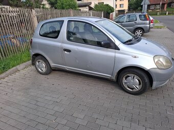 Toyota Yaris 1.0 - 3