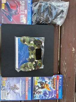 PS4 slim - 3