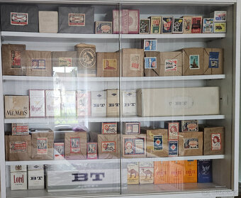 Sbírka starých cigaret a sirek - 3