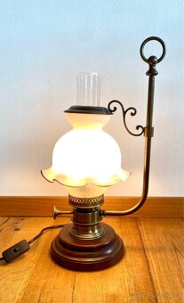 Stará krásná lampa ve stylu petrolejky - 3