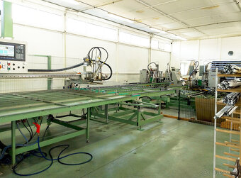 cnc plast.okna svářečka 4hlavá+pucovačka svárů URBAN AKS1600 - 3