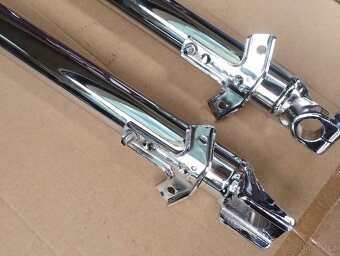 Kluzáky předních teleskopů Kyvačka Panelka - 1 šrouby - 3