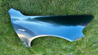 VW TOUAREG 7L - PŘEDNÍ PRAVÝ BLATNÍK - 3