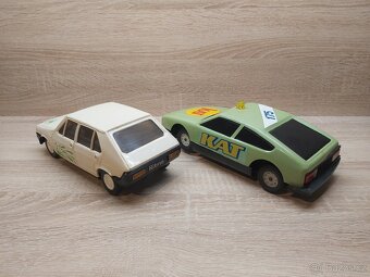 Auto, stará hračka KAT 175 - 3