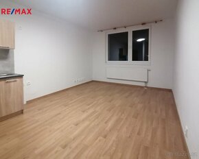 Prodej bytu 1+kk, garsoniery 37 m² - 3