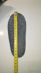 Lyzaky pro prvni lyzovani pro deti 2 - 3,5 roku, cca EUR 26, - 3