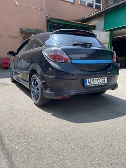 Opel Astra H GTC - 3