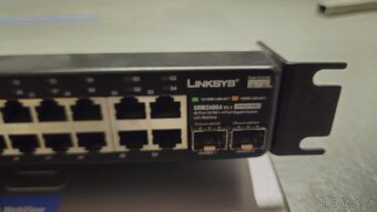 Switche Cisco linksys 24/48 portů - 3