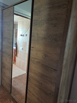 Šatní skříň - 3