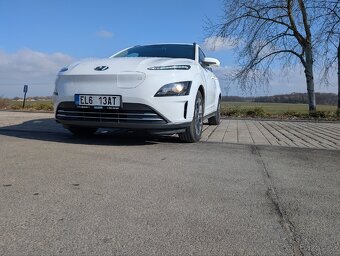 HYUNDAI KONA ELECTRIC 150KW 64kWh,12/2021, ZARUKA, PŮVOD ČR - 3