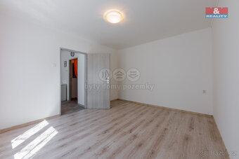 Pronájem bytu 1+1, 33 m², Karlovy Vary, ul. Závodu míru - 3