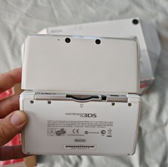 NINTENDO 3DS BÍLÉ (super stav, krabice) + HRY - 3