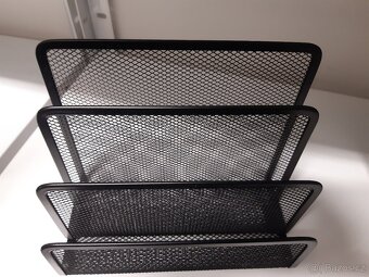 Drátěný program, 2 černé stojánky - 3