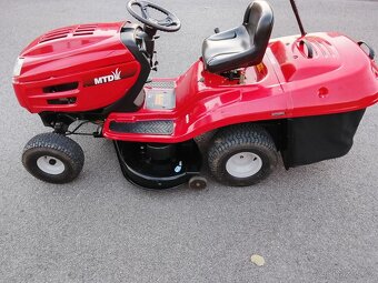 Zahradní traktůrek MTD - 3