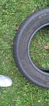 Pneu 215/65r 16C - 3
