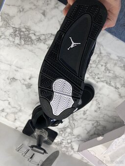 Jordan 4 White Thunder - 3